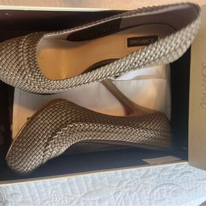 Way to show off heels. I wear them once